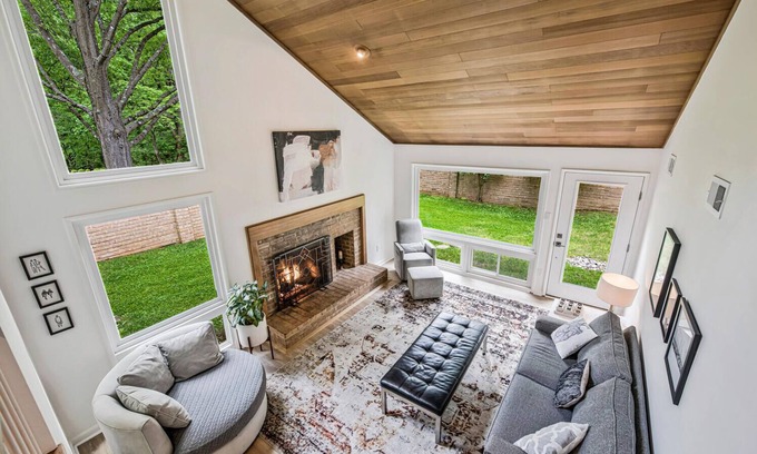 Bethesda House | Modern Lux Home near DC!