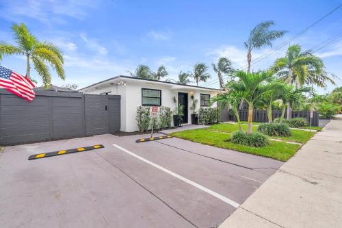 Melaleuca Gardens House | Modern Luxe Hideaway