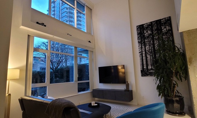 Lower Lonsdale House | Modern luxurious loft