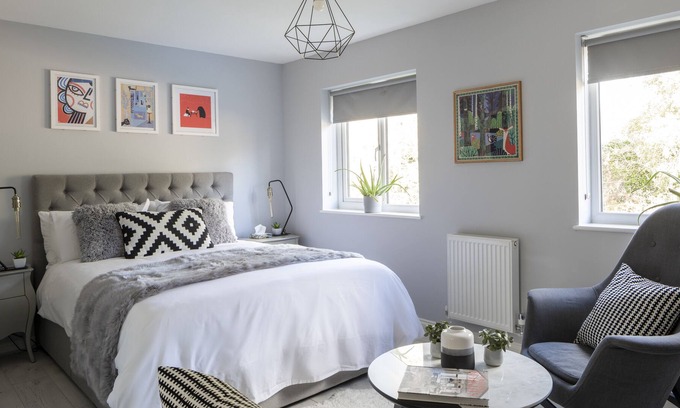 Smethwick House | Modern & Luxurious 4 Bedroom Home