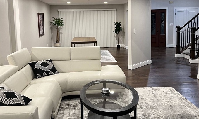 Northport House | Modern Luxury 3 Bedroom House with a Pool Table