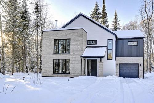 Lac Superieur Village Villa | Modern Luxury 4-Bedroom Home by Mont-Tremblant Ski Resort