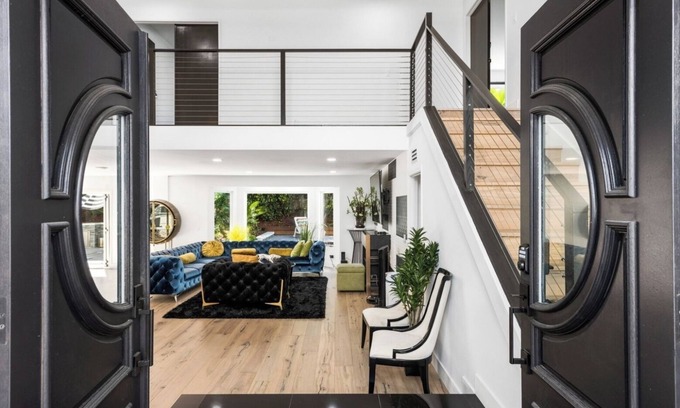 Mesa Verde House | Modern Luxury 5 Bedrooms in Costa Mesa