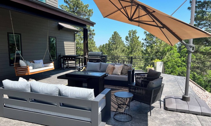 Spearfish House | Modern Luxury Home Getaway *Rally Rental* NO GRAVEL