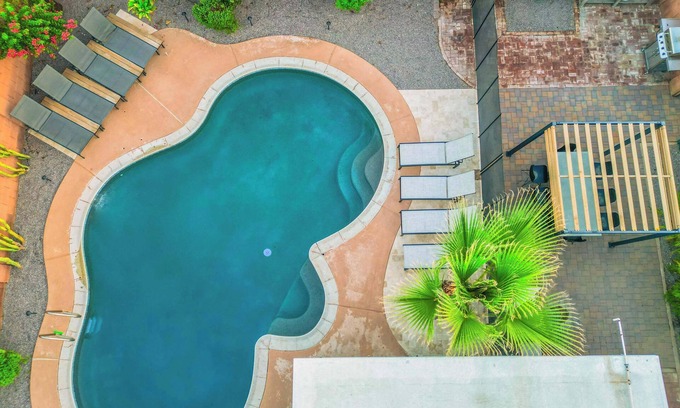 Cavalier Vista House | Modern Luxury Home-Old Town Scottsdale-Huge Pool!