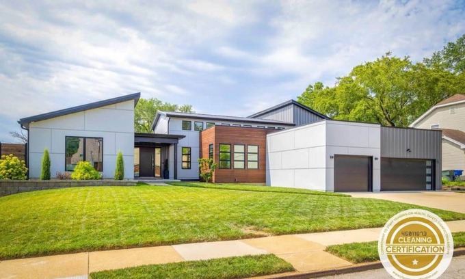 Franz Park House | Modern Luxury w/Saltwater Pool/ABODEbucks