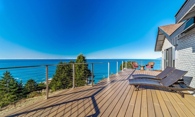 Shelter Cove House | Modern luxury with the most spectacular, dramatic ocean vistas