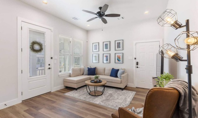 Magnolia House | Modern Magnolia Cottage | Pool & Gym Access