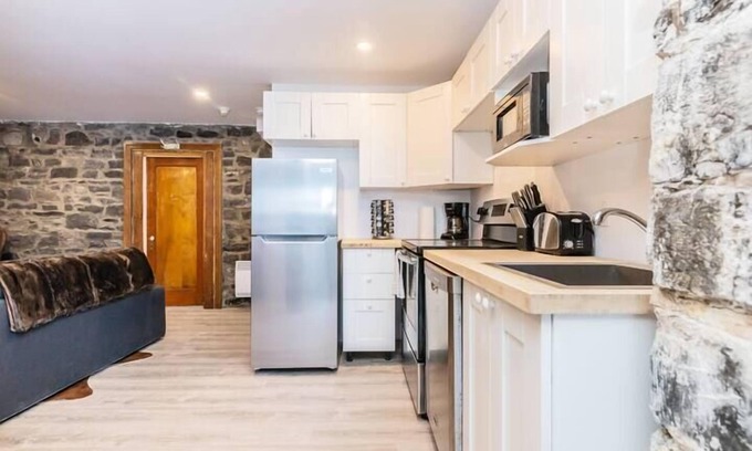 Old Quebec Apartment | Modern Meets Rustic - 2 Bdrm Old Quebec