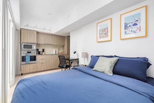 Bay Cloverhill House | Modern Micro Studio in Heart of Downtown