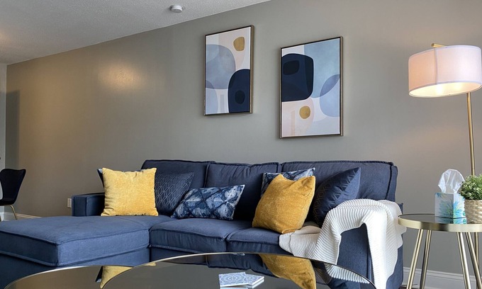 Rosedale Condo | Modern Midtown/Plaza Condo Safe & Cozy + Balcony!