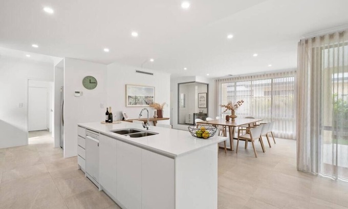 Willetton House | Modern Minimalistic Home 3BR