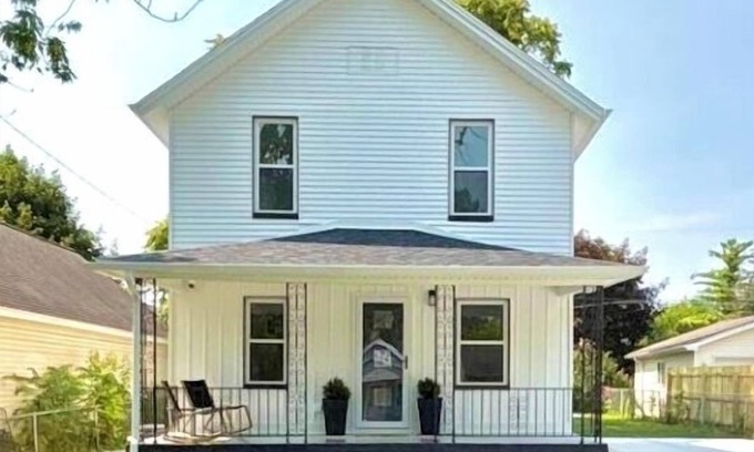 Monroe Other | Modern Monroe Farmhouse 3bd/1bth sleeps 7