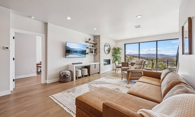 Hideout House | Modern Mountain Luxury with Breathtaking Views