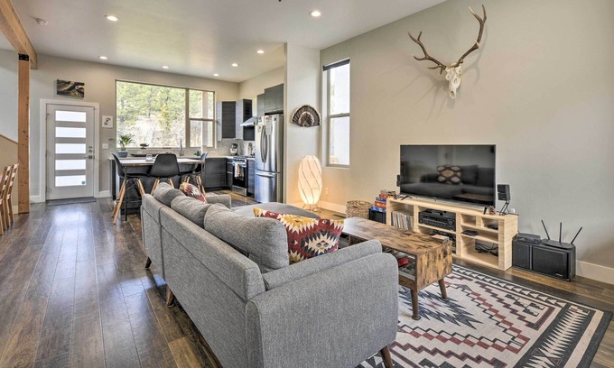 Durango - Purgatory House | Modern Mtn Getaway w/ Deck, Gas Grill + Views