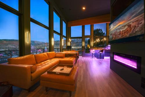 Cedar City House | Modern Mtn-View Retreat, 18 Mi to Zion North