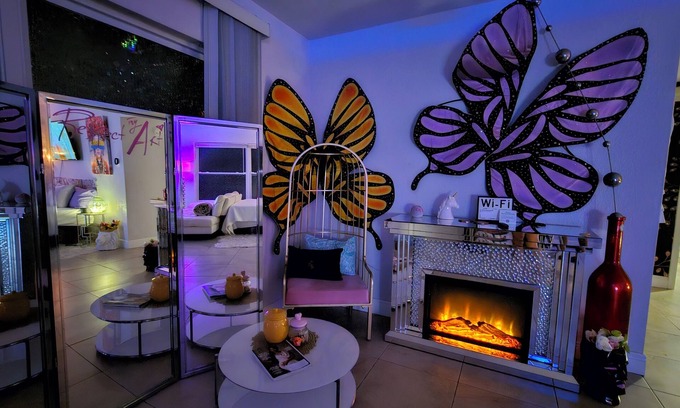 Clearwater House | Modern near baseball + Clearwater Beach