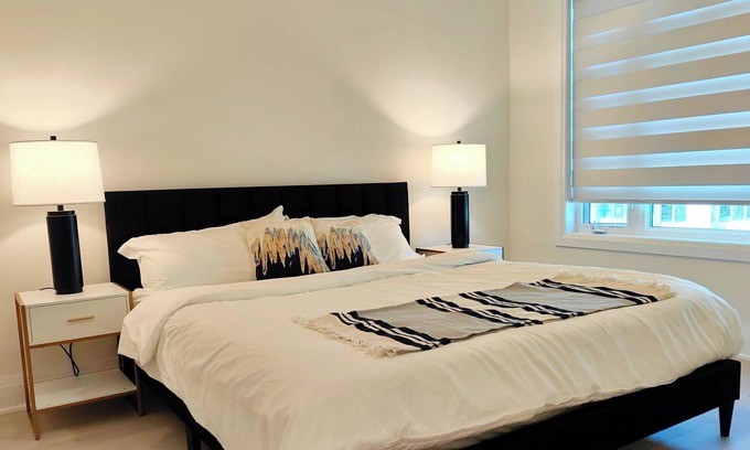 Markham House | Modern New Large Private Room in Markham