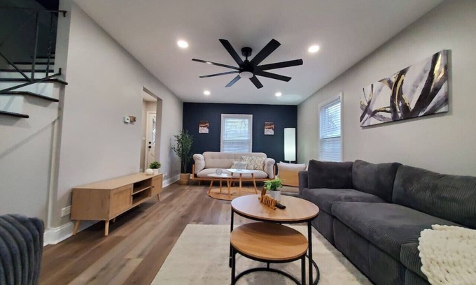 Fox Valley House | Modern Oasis in Glen Ellyn