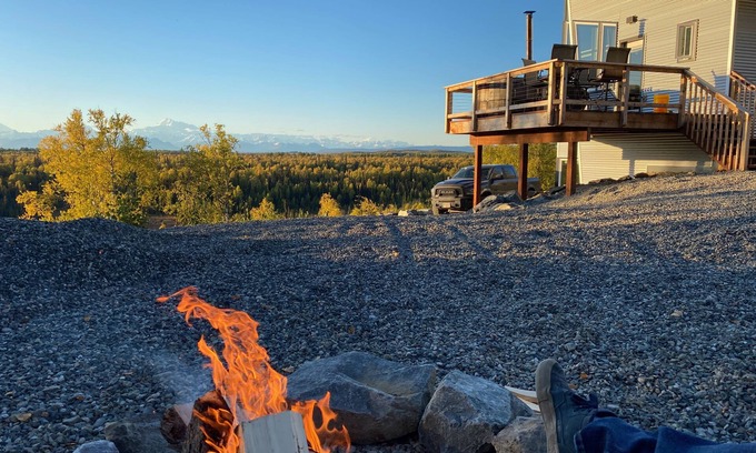 Talkeetna House | Modern off the grid home with Epic Denali View