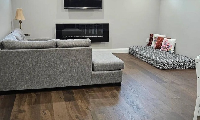 Clarington House | Modern one bedroom apartment by the lake.