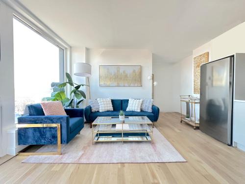 Williamsburg Apartment | Modern One Bedroom - Large Private Terrace - Luxury Building - Williamsburg