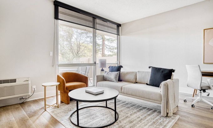 University South Apartment | Modern Palo Alto 2BR w/Pool & Gym, near FB & Google, by Blueground