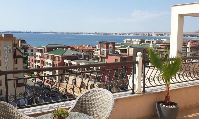 Yurta Apartment | Modern Penthouse Apartment with full Sea View K&R
