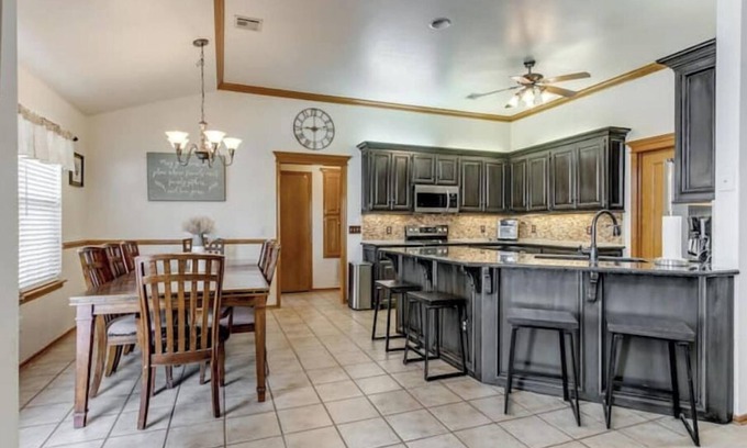 Midwest City House | Modern/Pool/Family/Events