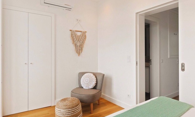 Belem Apartment | Modern Portuguese One Bedroom flat in Belém