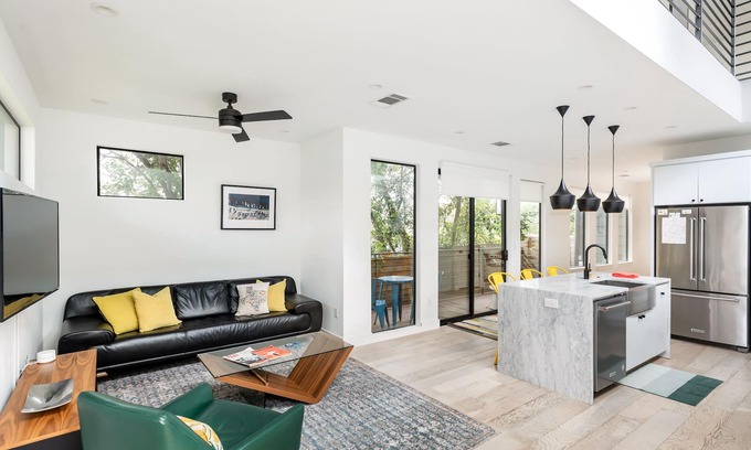 Cherrywood House | Modern & Private East Austin Digs!