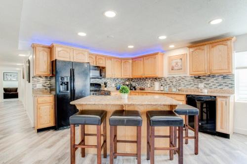 Salt Lake City House | Modern Private Whole Unit 4 Bedroom Guest Suite King Bed