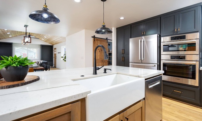 Sugarloaf House | Modern Renovated Family Cabin With Hot Tub I Game Room I Big Kitchen I Bunk Room