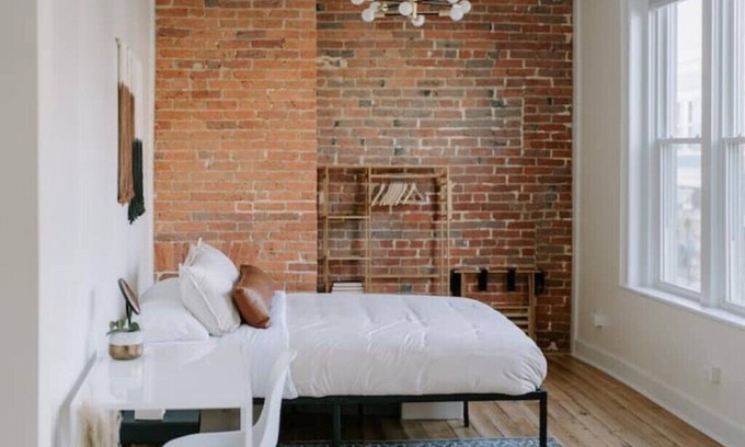 Chambersburg Apartment | Modern Retreat Free laundry, parking, fast Wi-Fi
