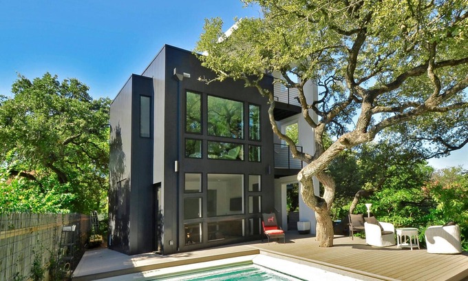 Bouldin House | Modern Retreat in Bouldin Creek – Designed for Rest, Style, and Comfort