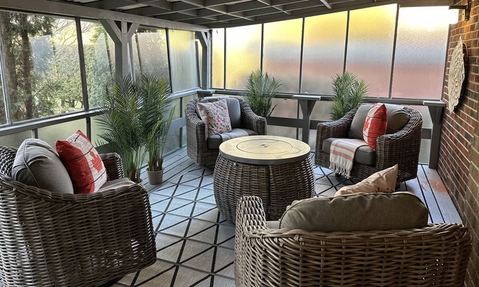Woodbine Gardens House | Modern retreat in the city w/firepit, covered back porch, in suite laundry, WFH,