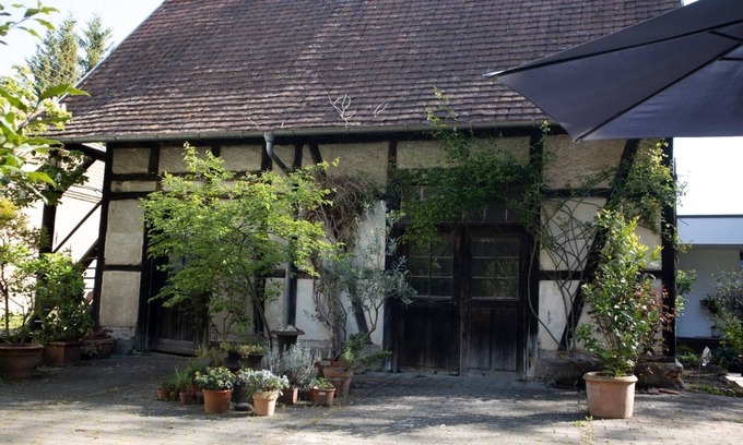 Riedlingen Bed & Breakfast | modern room in historic villa 1
