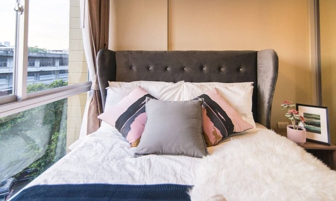 Khlong Toei Condo | Modern Room located in Cekkamai area