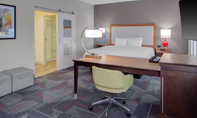 Columbus Hotel | Modern Rooms | EV Charging & Indoor Pool | Next to Scioto Downs