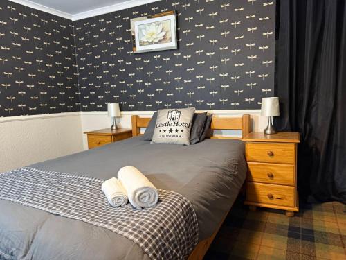 Coldstream Bed & Breakfast | Modern Rooms with SELF Check-In The Castle, Coldstream