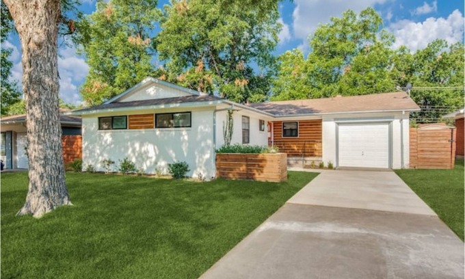 Northwest Dallas House | Modern, Roomy, Game Room, Patio, Family Home, On-Site Parking