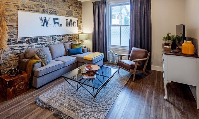Inner Harbour Apartment | Modern Rustic Flat in the heart of Kingston