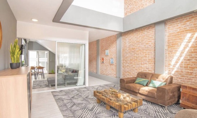 Mata Redonda Apartment | Modern Sabana Duplex 1BDR