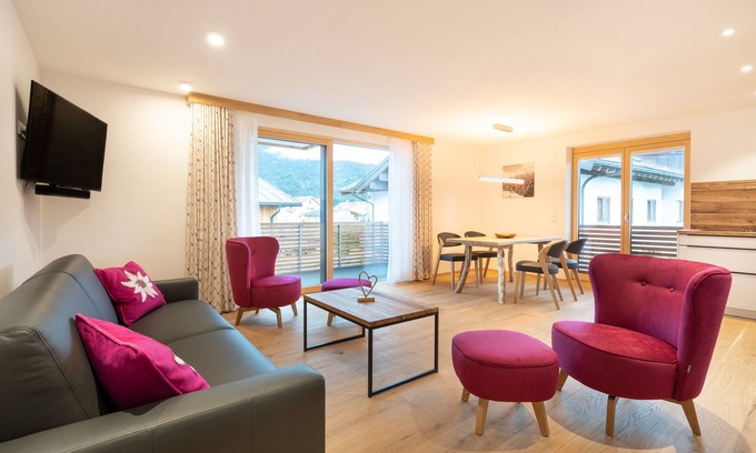 Oberstdorf Apartment | Modern, sauna, underground parking (entrance height 2.10m), elevator, free summer mountain lift