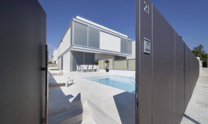 Playa de Palma Villa | Modern semi-detached two-storey villa with private pool