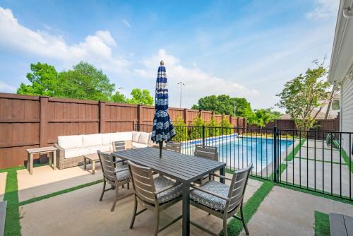 Lower Greenville House | Modern Serenity