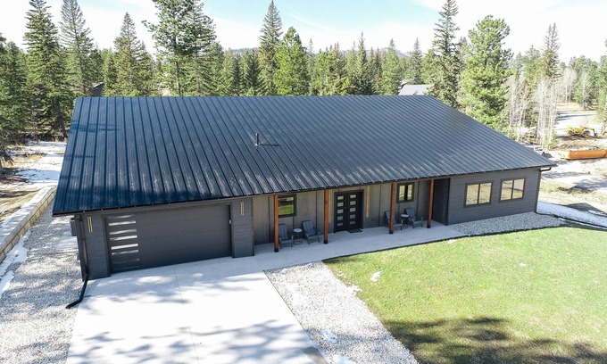 Lead Cabin | Modern Single-Level Property w/Covered Patio, Fire-Pit, Hot Tub, Open Plan!