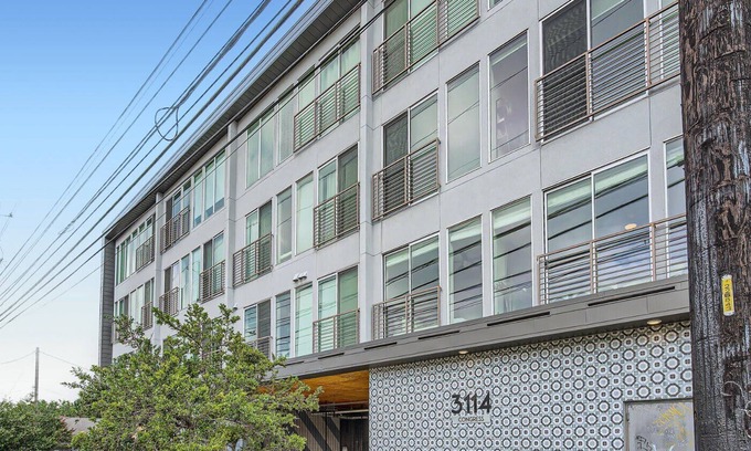 Dawson House | Modern Spacious 1BR in the heart of Austin