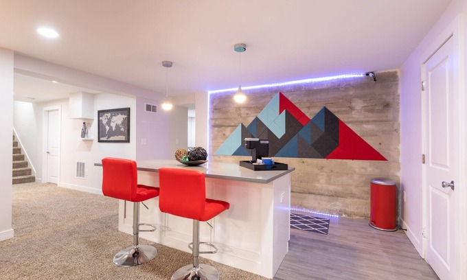 Southeast House | Modern & Spacious 2 bed/2 bath Close to DU