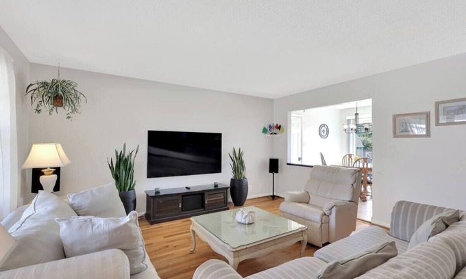 Speedway House | Modern, spacious 3 BR/2 BA in Speedway w/beautiful outdoor deck and landscaping